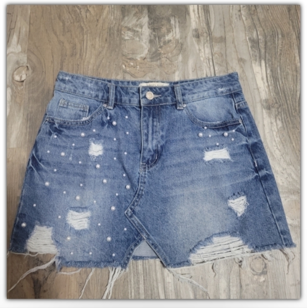 Angel Kiss distressed beaded skirt size medium